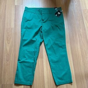 NWT KUT From the Kloth Kelly green crop trouser size 8
